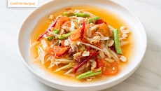 Som Tam Salad with Mango 
